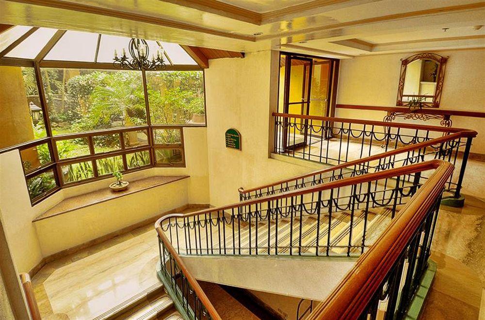 Sunrise Holiday Mansion Тагайтай Экстерьер фото