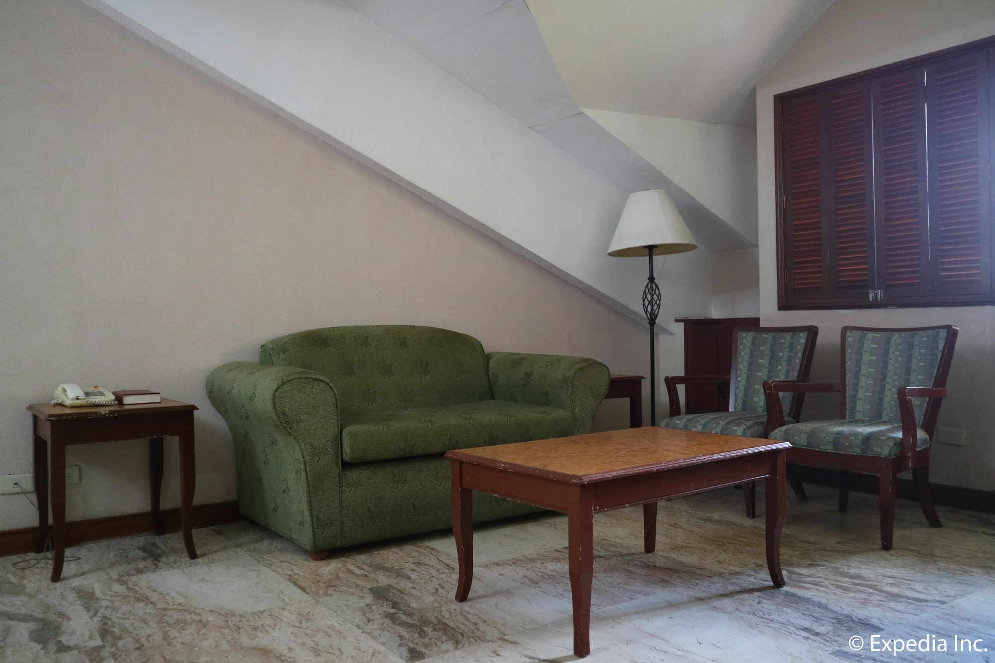 Sunrise Holiday Mansion Тагайтай Экстерьер фото